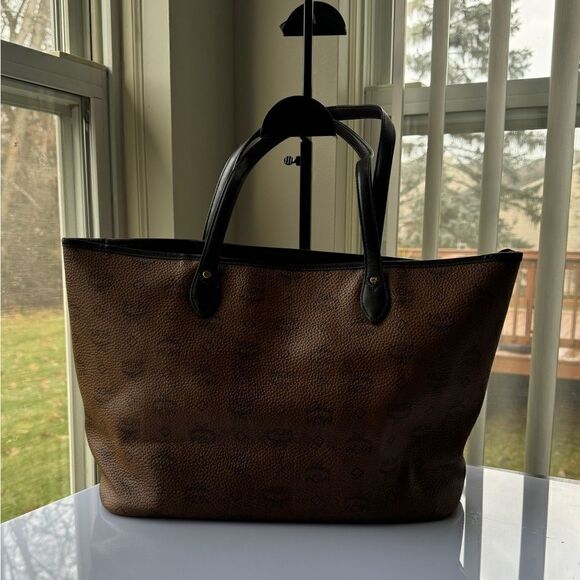 MCM Visetos Striped Shopper Tote Bag - Picture 4 of 16